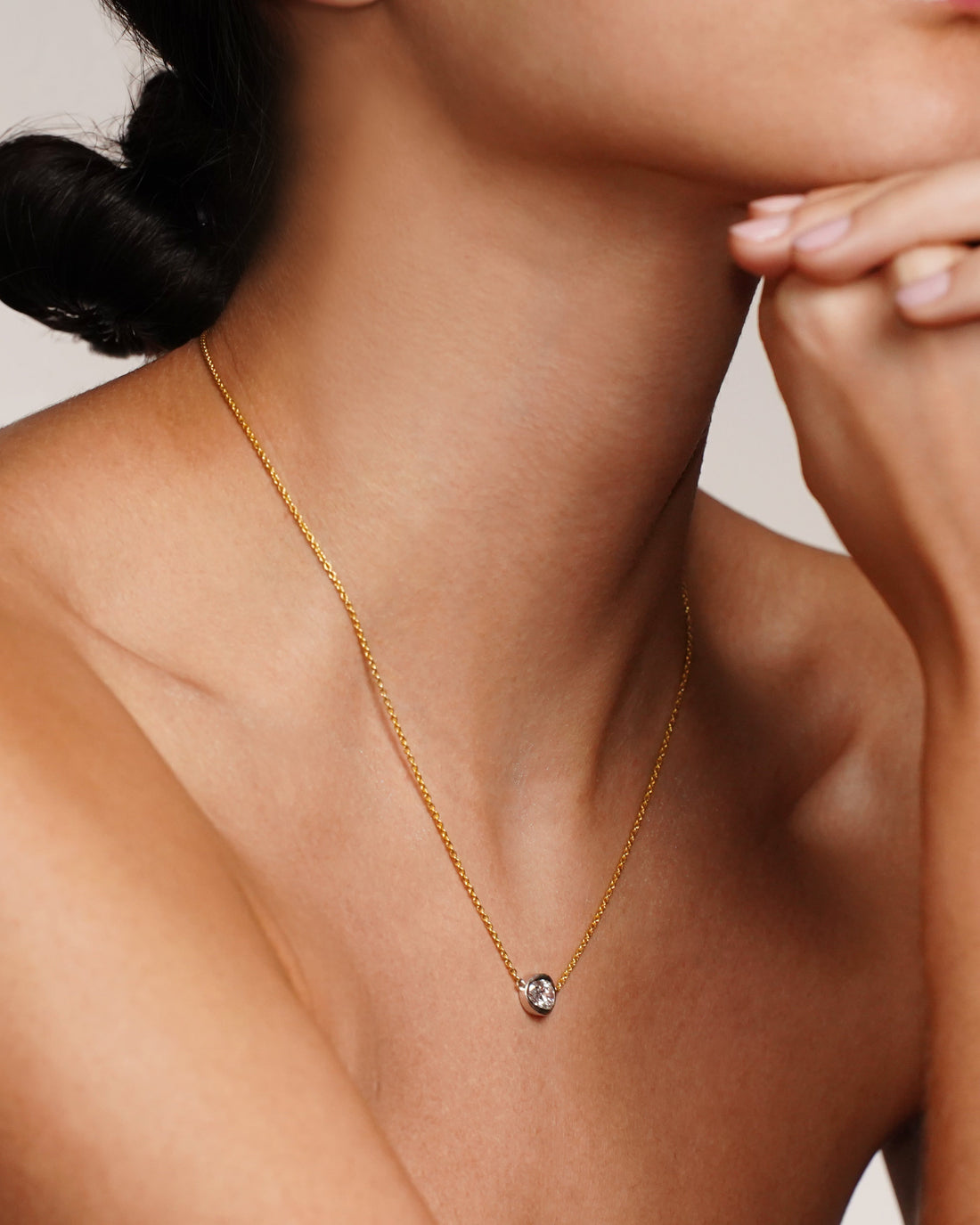 MARAI OVAL SOLITAIRE NECKLACE